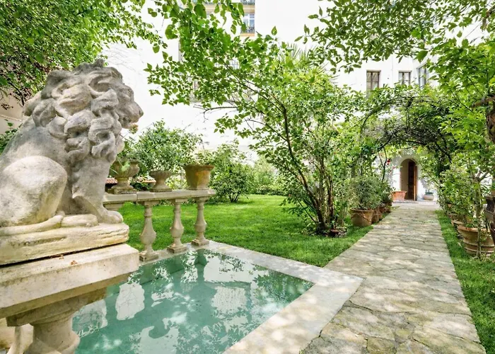 Hotel De Nesle Paris